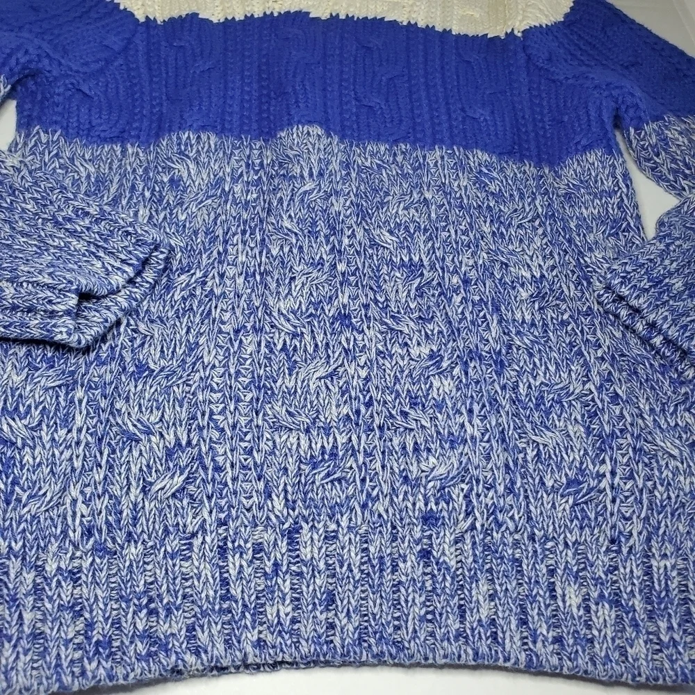 Baby gap blue and cream mock neck toggle cable knit sweater Sz 3T